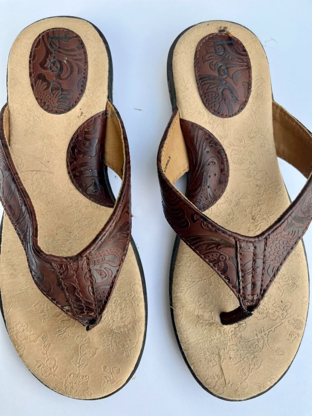 BOC, Born Women’s, Sz 7, Cador Faux Leather Flip Flop Sandals, Brown, Floral